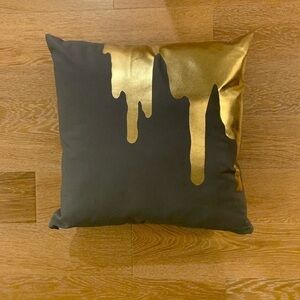 Gold drip accent pillow